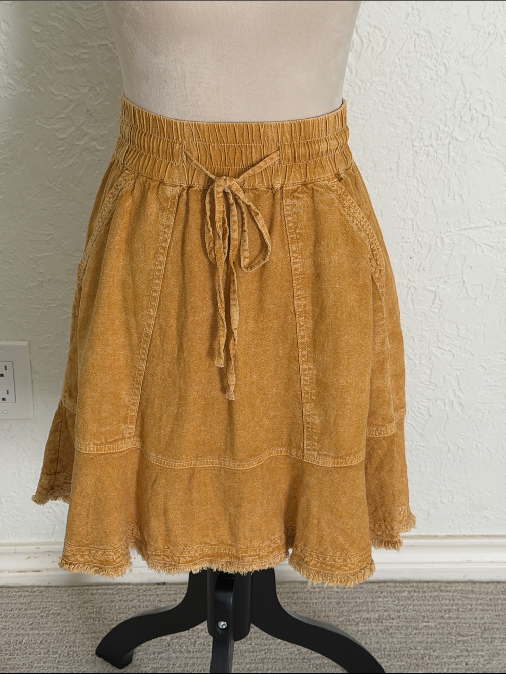 Anthropologie rust Gold Drawstring Waist Casual Skirt, boho size XS